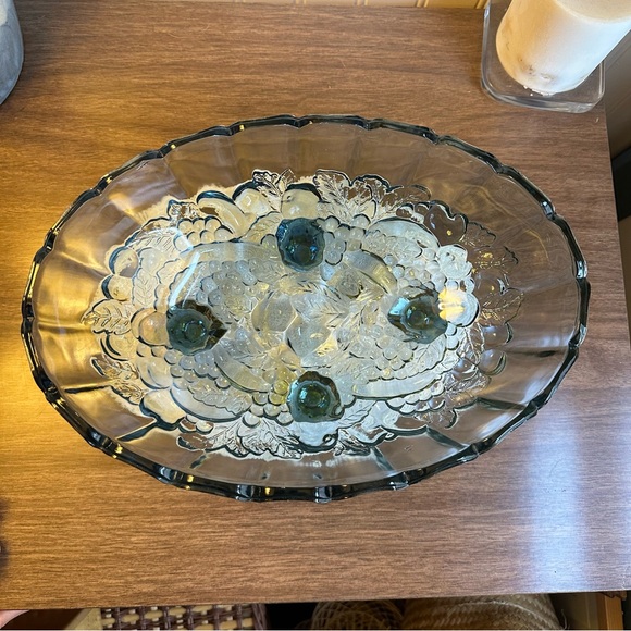VTG Indiana Glass Pastel Blue Oval 4 Footed Centerpiece Fruit Bowl Harvest Grape - Picture 3 of 13